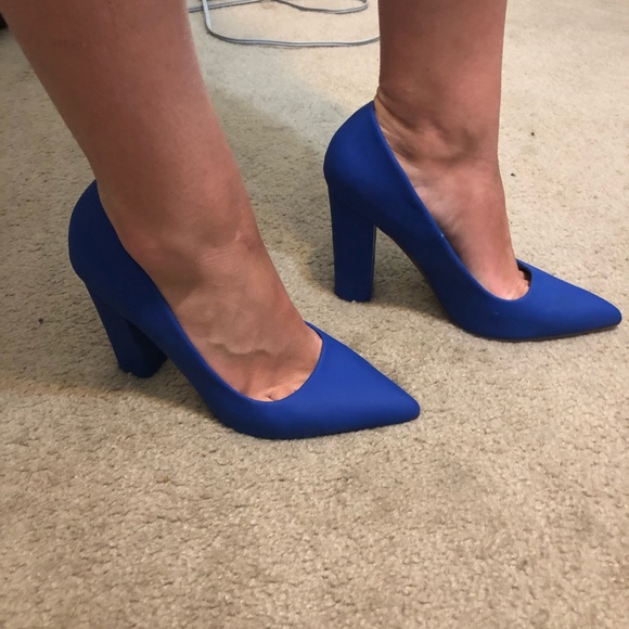 Shoes - 🔥💥Blue 4” heels